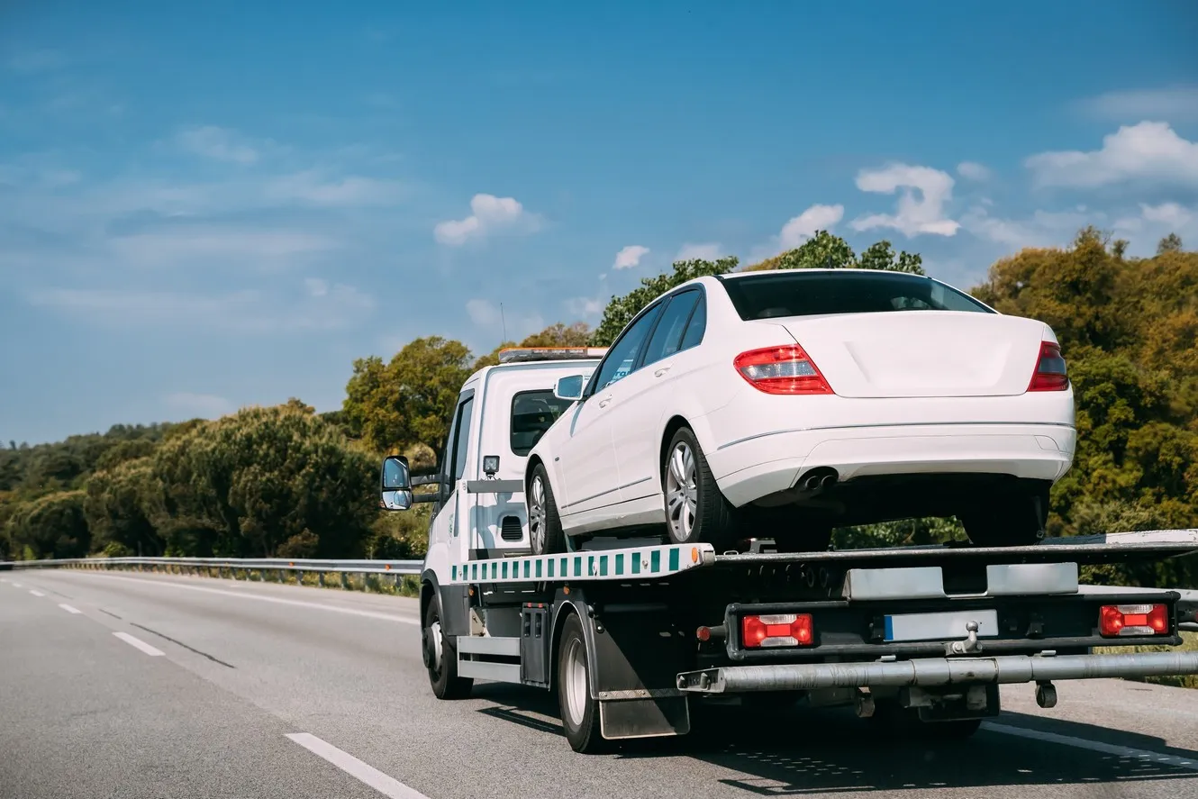 Transport auf offenen oder geschlossenen hänger bis 2,5t